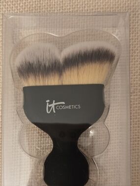 it cosmetics Heavenly Luxe Hello Cheekbones Contour Brush New In Package